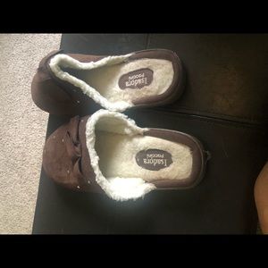 Isadora Paccini slippers.  tan large size 8-9
